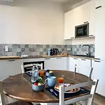 Marin à Appartement *